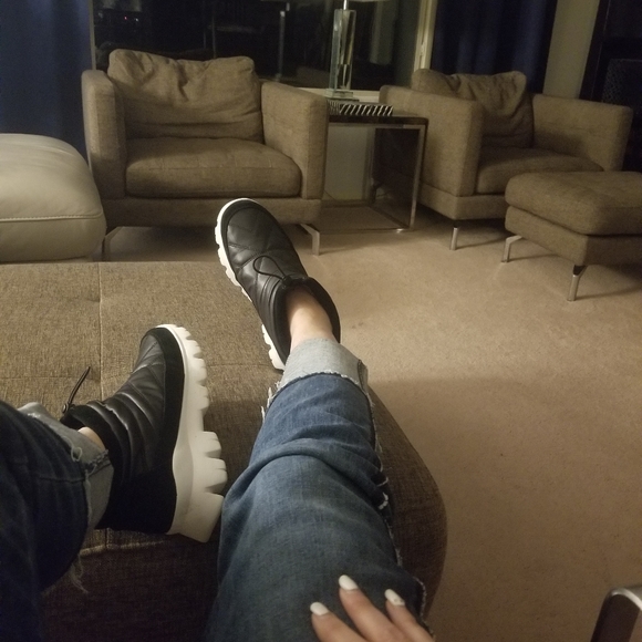 Meet your Posher, Stephanie - Picture 2 of 16